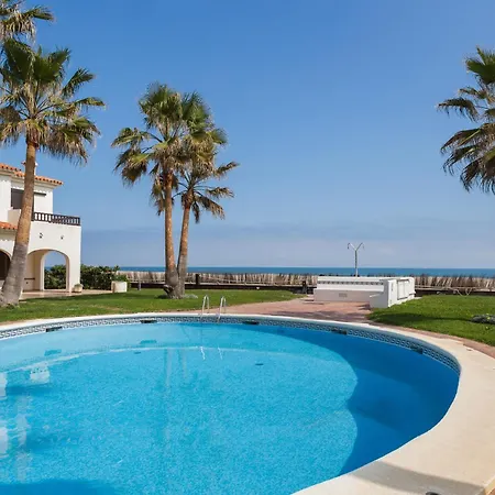 Nueva Playa Apartment *